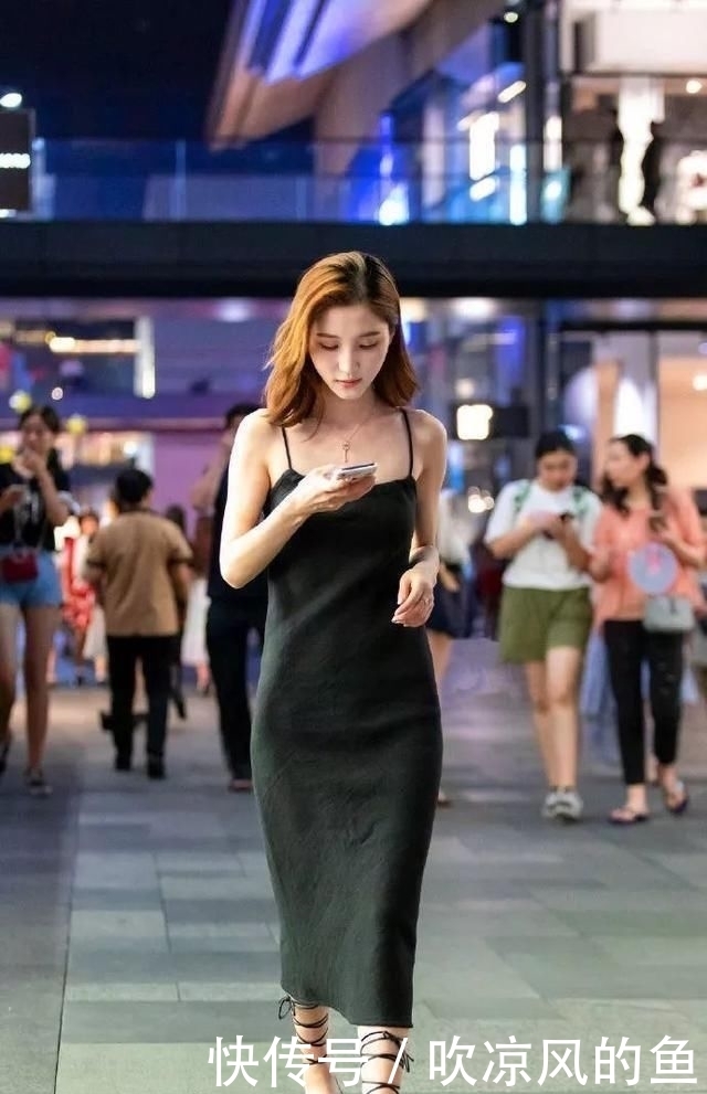  【气质】一双半套的丝袜结合一双气质的皮质高跟鞋，显得特别的有魅力