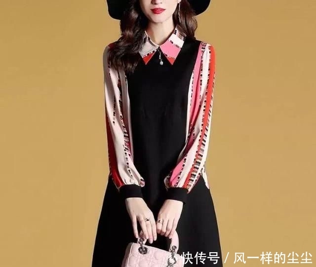  优雅：女人再美，别穿花枝招展！“小香风”春裙＋平鞋，衬得高雅又减龄