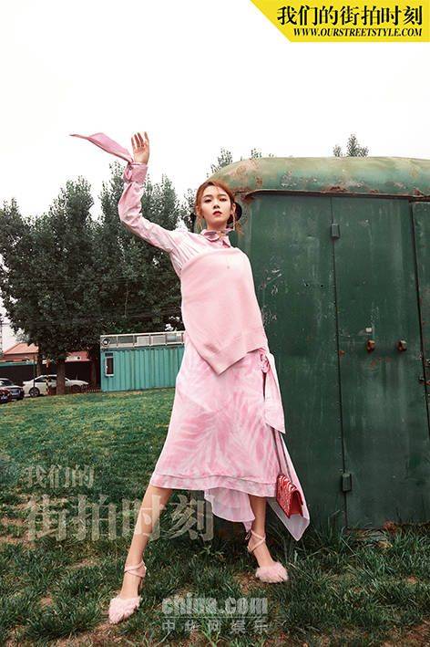 陈瑶粉色时装大片 点燃夏日最甜少女心