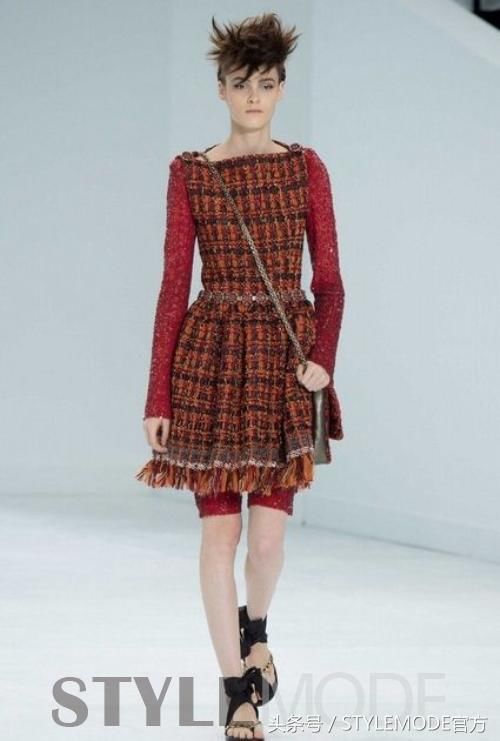 没想到多年后，戴安娜王妃是如今的带货女王！