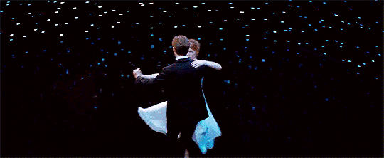 这次我们不谈情说爱，一起来聊聊那些爱情电影中被忽略的时髦搭配