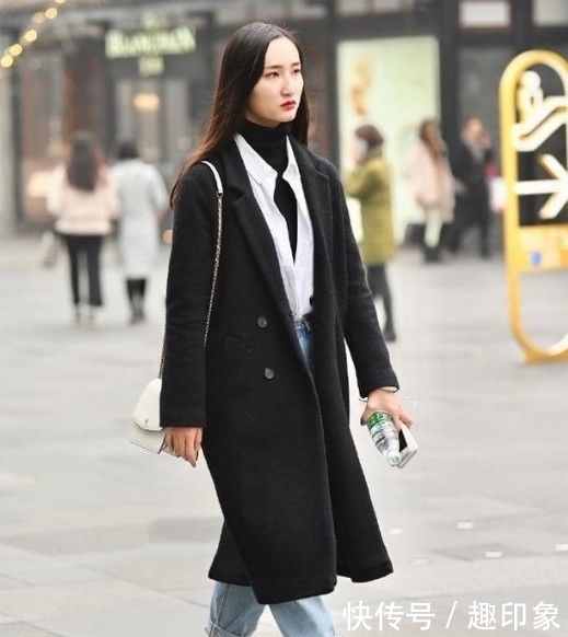  【迷人】迷人靓丽的美女街拍曼妙多姿的美女，彰显潮流的气息