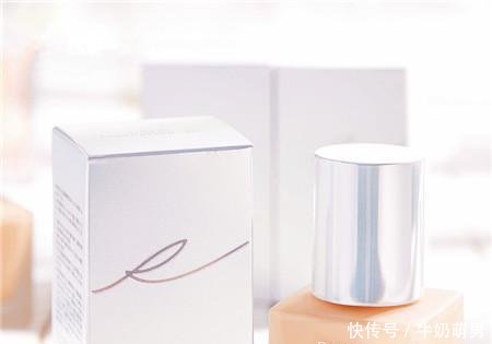 干皮小仙女入秋怎能少了这些保湿滋润型底妆的加持呢!