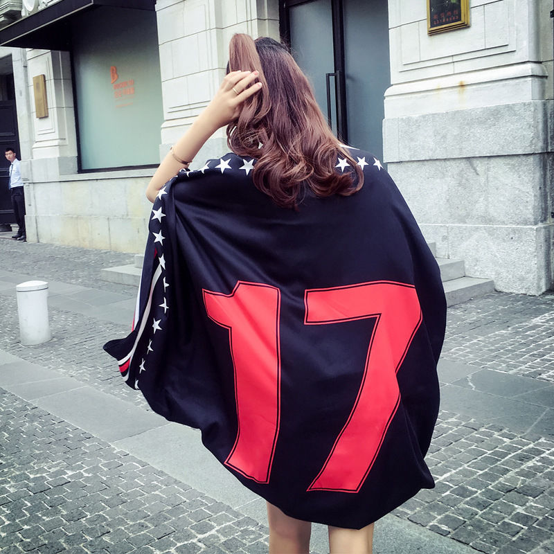 怪不得男人总爱往海边跑，现在女人不穿泳衣穿这个，真是婀娜多姿