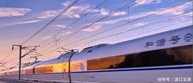 印度土豪首次来中国，刚坐上高铁就急了，还直言：我要下车