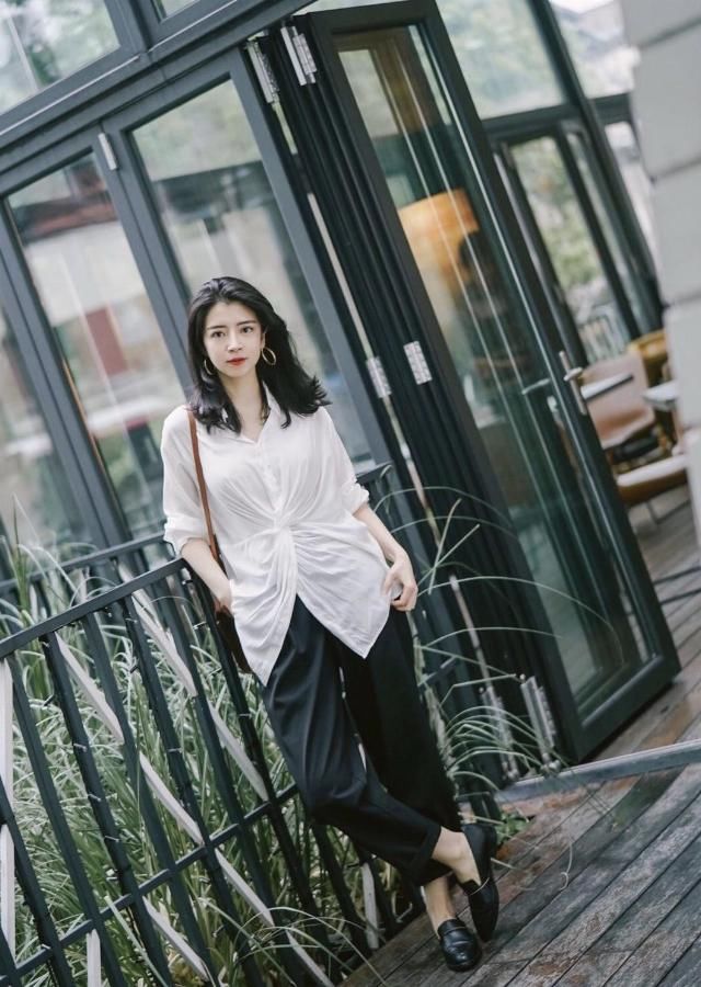 『显示出』衬衣的“最高级别穿衣搭配”是那样的,看三木这五款衬衣穿衣搭配,高級时尚潮流