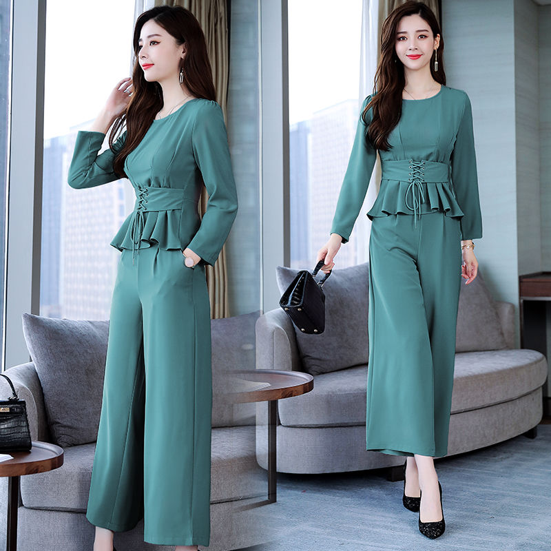 小个子媳妇，入秋从不穿裙子!衣柜满是欧货套装，显高洋气，巨美