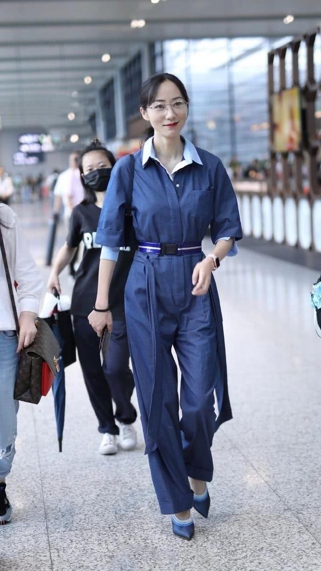 韩雪真厉害!把烂大街的连体装居然穿出国际范,谁能做到?