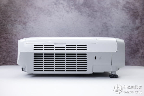 #达人发文幸运屋#商教两用的专业投影机新选择:探寻 EPSON 爱普生CB-970 投影机