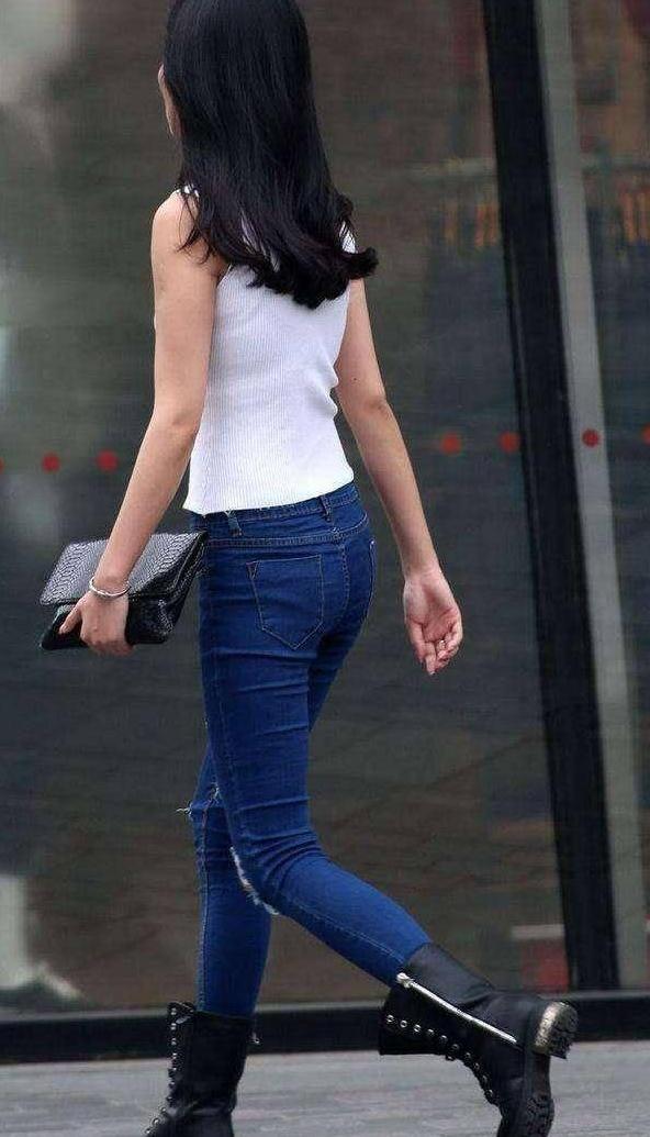 简单紧身裤衬托好气质, 展现美丽身姿, 清新活力