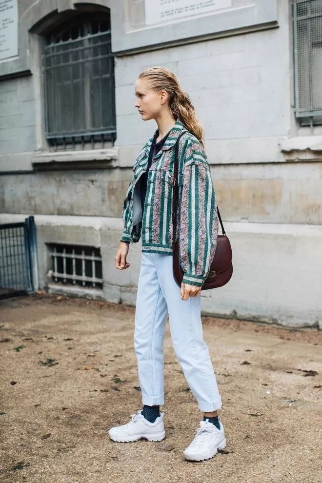 九分裤+运动鞋，才是入秋最潮搭配!!!