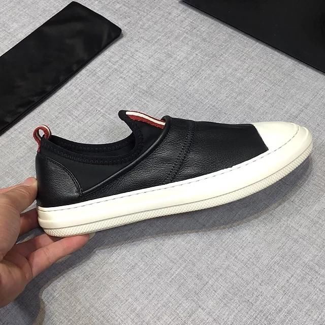 阿玛尼，芬迪休闲鞋，集时尚个性于一体，体现一种潮流灵魂所在