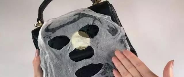  小东西：皮鞋不要脏，旧的也不要扔掉，只要是女人一个小东西就行了，旧的鞋子也要全新变了