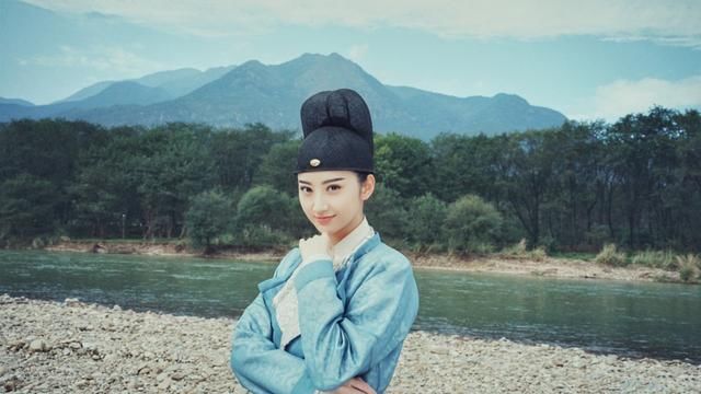 景甜为了辟谣怀孕，直把肚子晒出来了！