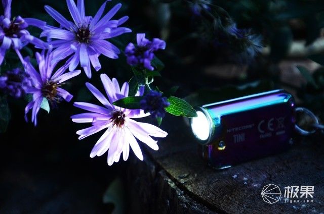 NITECORE TINI 炫彩钥匙灯上手,外表酷炫 无惧黑暗