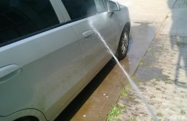  【汽车】汽车暴晒一天，想开车要注意啥？直接开走就是大错特错