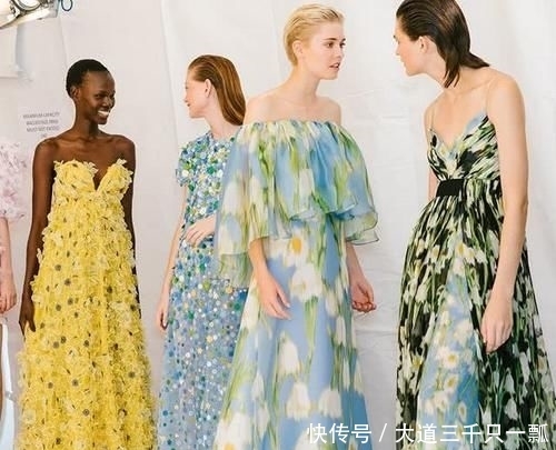  #等设计师#想不吸晴都难，2020年就选这些印花服装出来穿！