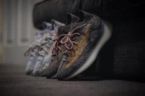  正式：两双 Yeezy 380 全新配色正式曝光，这个夏天主角非它莫属？