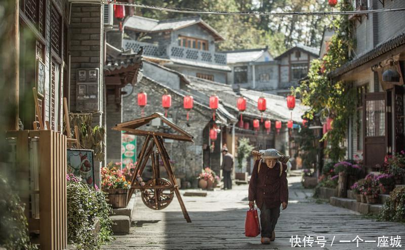 秦岭深处的这座小城，满足了我对秋天所有的幻想