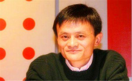 将马云2000多亿身家存银行,一天能拿多少利息?网友:不敢想象