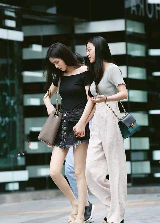 街拍：腿长苗条的时尚小姐姐，看着曼妙多姿美丽迷人！