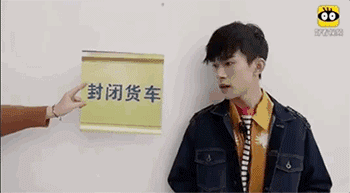 30岁的助理说，和17岁的四字弟弟谈恋爱，绝对不是姐弟恋