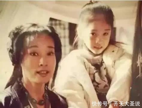 『格格』95后小花暗战:谈恋爱的“京圈格格”能干过受章子怡提携的她吗?