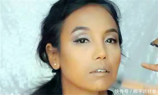 清洁工阿姨40岁没碰过化妆品，美妆师给她化完妆，自己都凌乱了！