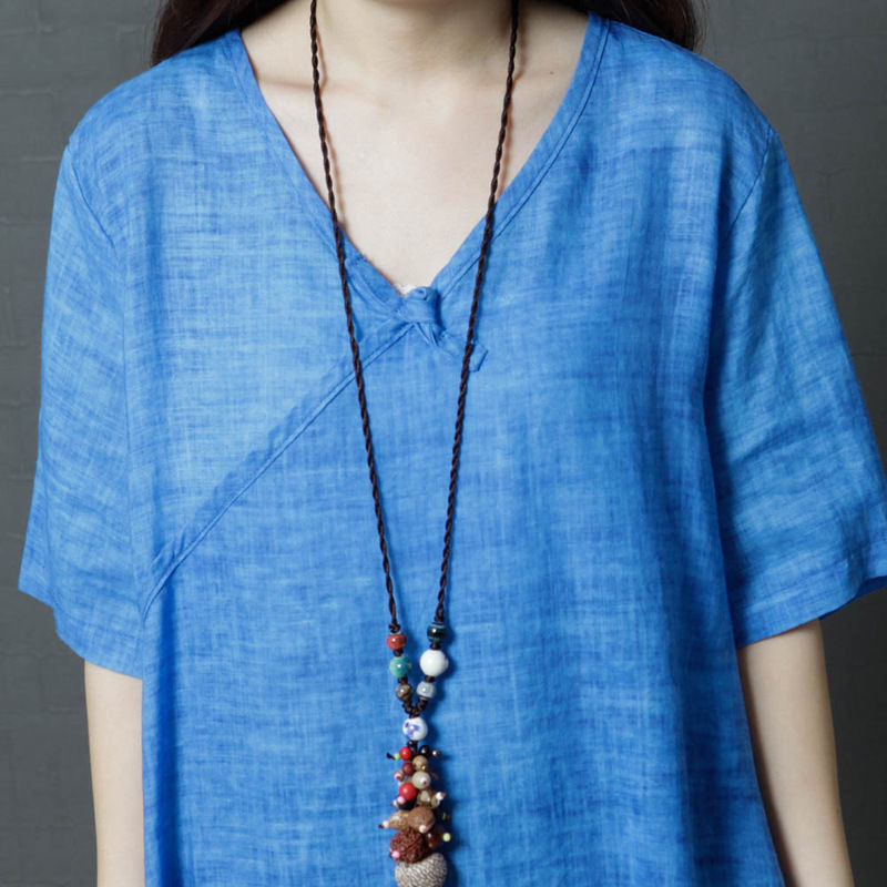 年过40的你偶尔装嫩一下，多穿这样的连衣裙配高跟鞋焕发女人味