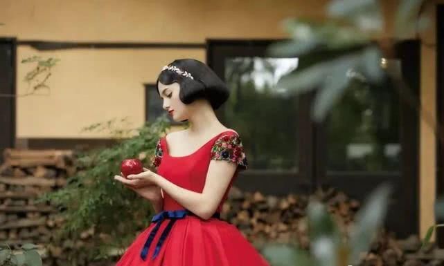  [公主联名]把冰雪奇缘做成婚纱！这些迪士尼公主穿的婚纱裙也太好看了！