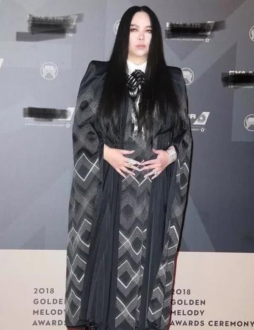 金曲奖的红毯谭维维令人惊艳,张惠妹和她的侄女却让人不敢认!