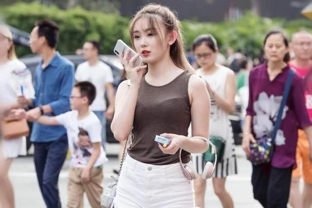 成都街拍丨清凉的着装，给人视觉享受 第六位妹子的男友幸福