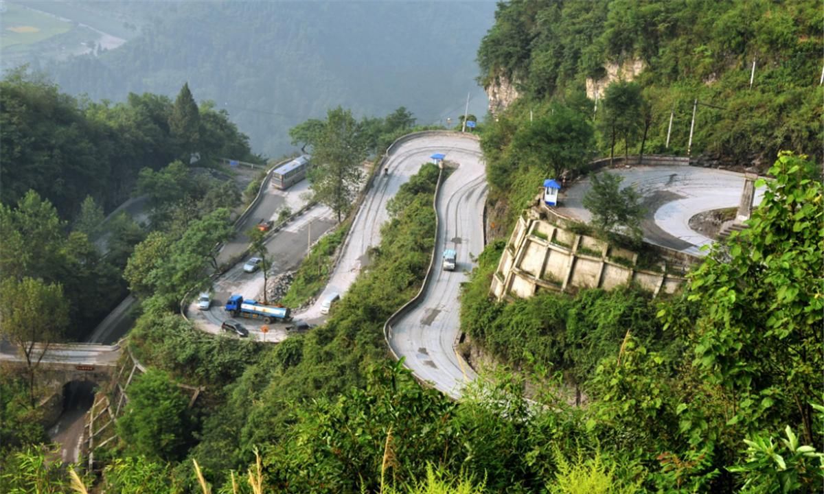 #公里#中国“最牛”公路:短短7公里就有68道弯,老司机看到都想绕道走