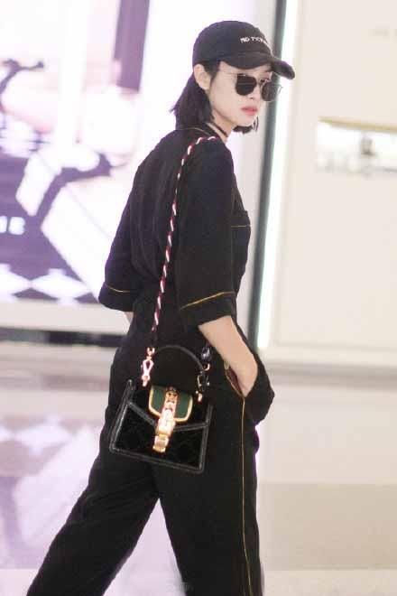 性感又撩人的睡衣风 怎么穿不被秒成渣