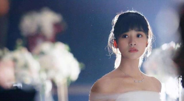 杨颖假吃算什么？芒果台又出了个假吃“女王”，将网友彻底雷焦