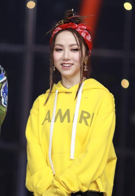 杨幂的彩色脏辫好时髦 Angelababy的也超俏皮