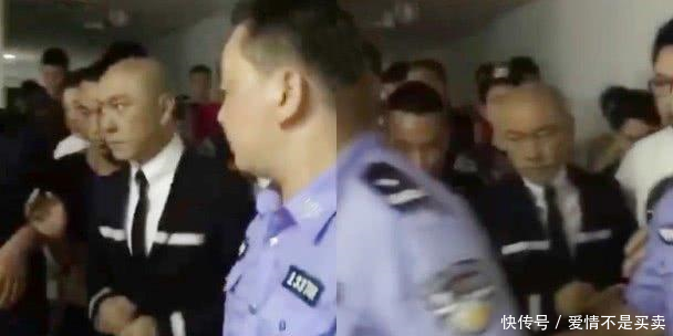 张卫健吸毒被捕当事人晒自拍照回应我在搬家