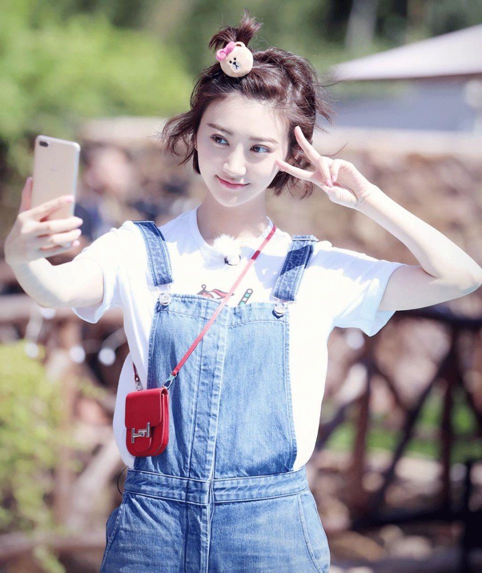 你知道有种裤子叫“初恋裤”吗?穿好了可以变成他初恋的样子哦~