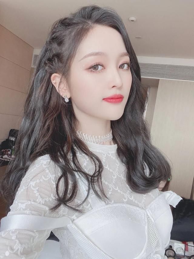 「眼尾处」彩妆迷 | 既然戴口罩不能涂口红，那我推荐几支眼线笔吧