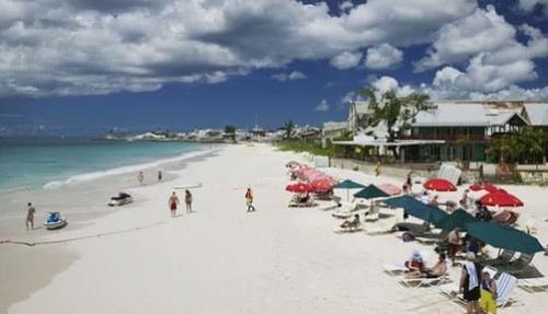 全球唯一黑人发达国家，当地人比中国人都会种地，收入是中国3倍