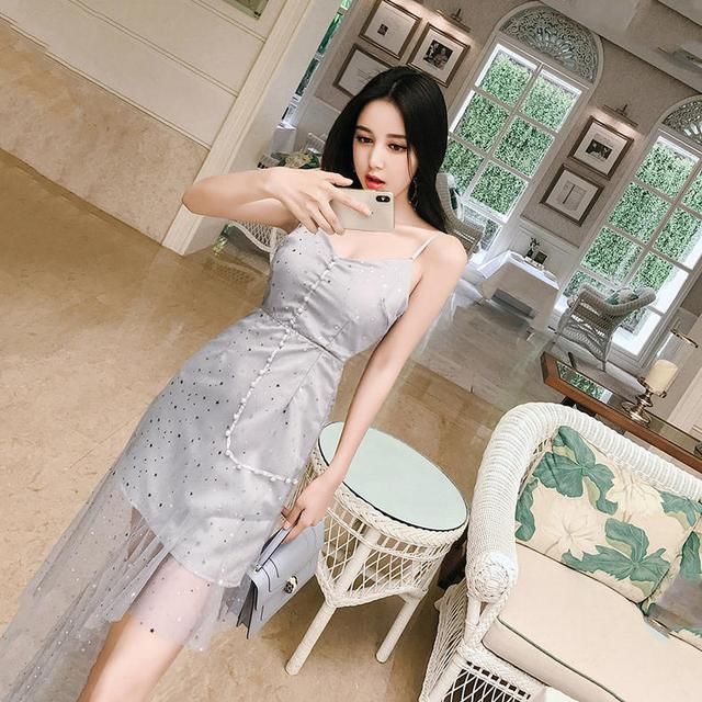 名媛风包臀裙，性感中不失雅致