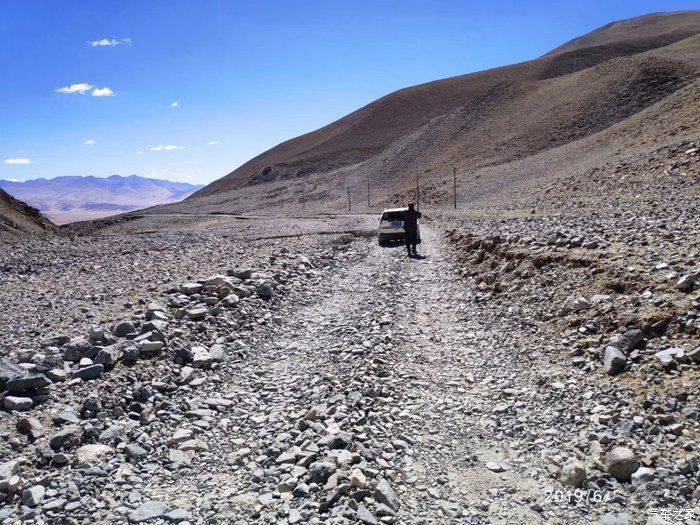 花甲之年自驾本田CR-V穿越阿里中线，拖底陷车无数，把车开废！