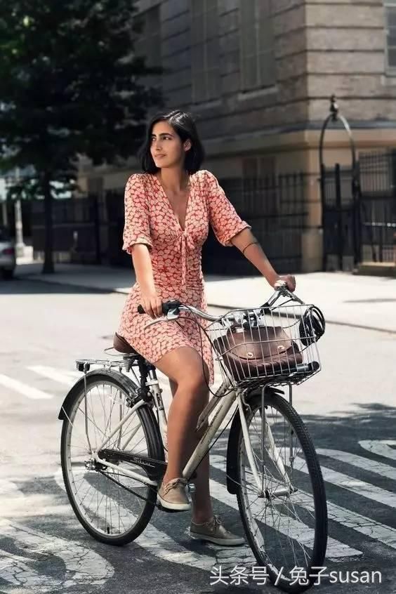 今年这样穿裙子美得太过份！
