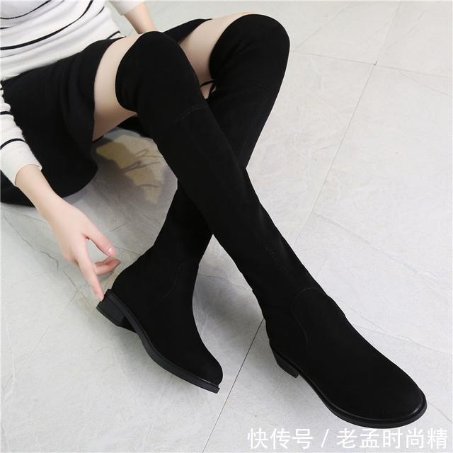  【小时候】小时候总羡慕别人穿长筒靴，现在自己穿起来非常满足，好有女人味