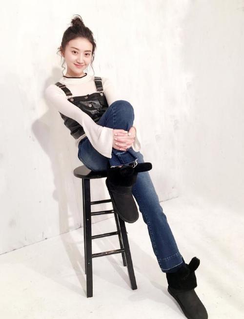 景甜未ps现场图曝光，眼袋明显老10岁，大大的双眼皮能夹个小苍蝇