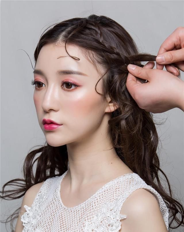  「好看」小姐姐教大家盘发教程,方便快捷还好看