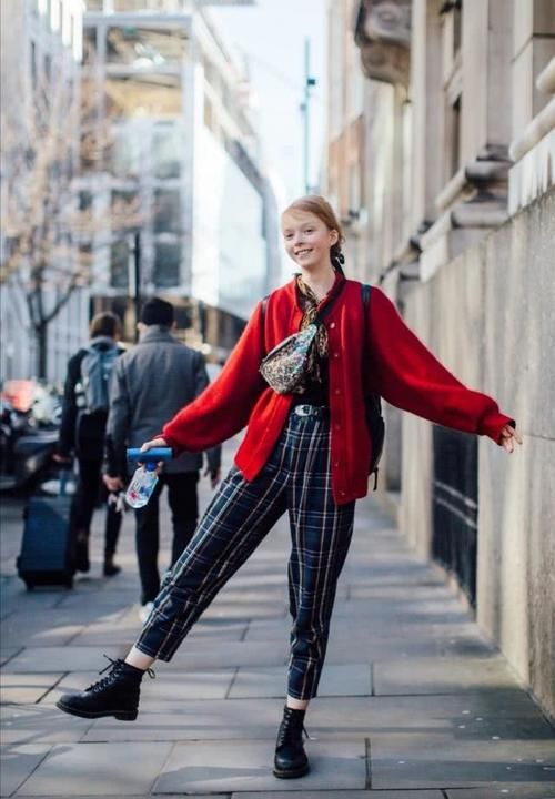  #底裤#打底裤已经失宠了！今年流行的是“豆腐裤”，遮肉显瘦又百搭