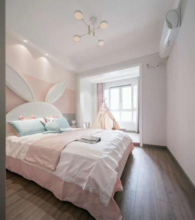  「复古」126㎡现代简约，时尚带点复古范，休闲舒适好情趣