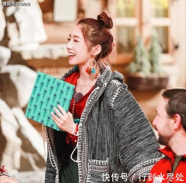  [气质]做为时尚潮流小公举你都还没Get明星款的丸子头吗？ 那么你就out了