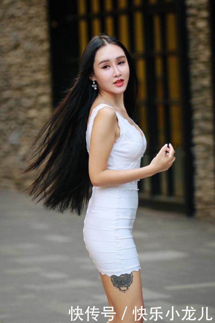  『白衣』路人街拍： 一个个白衣女神